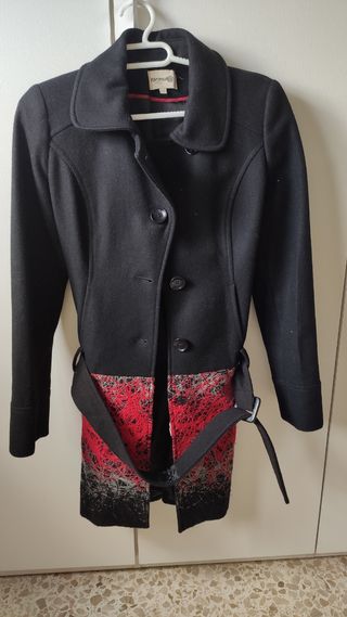 Chaquetón negro marca Fórmula Joven