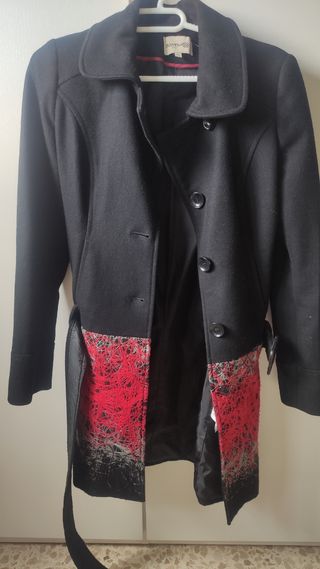 Chaquetón negro marca Fórmula Joven