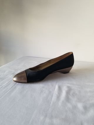 bailarinas Ferragamo negras y doradas