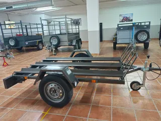 Remolque para tres motos.