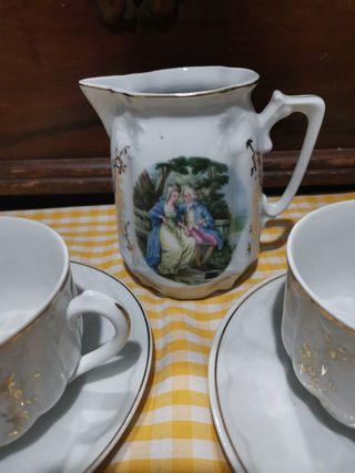 Tazas antiguas Sta Clara con plato y jarra