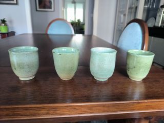 Jarra y vasos de vino en cerámica, hechos a mano