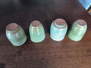 Jarra y vasos de vino en cerámica, hechos a mano