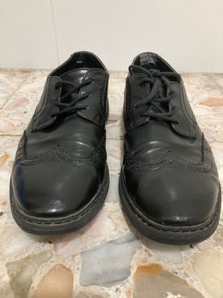 zapatos negros