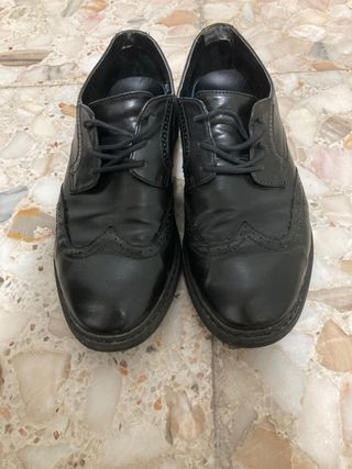 zapatos negros