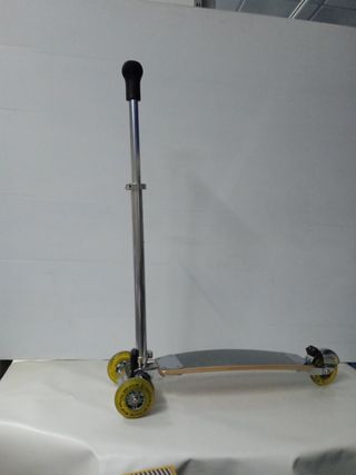 Monopatín/patinete con barra direccional