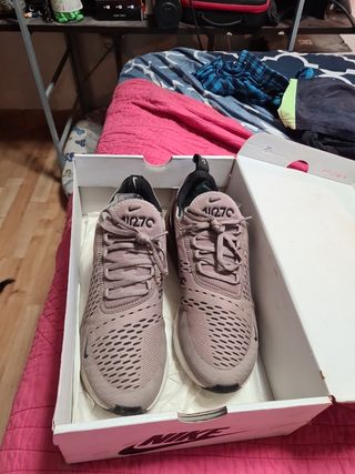 Nike air270