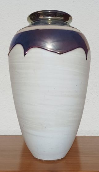 Jarrón de cerámica hecho a mano.