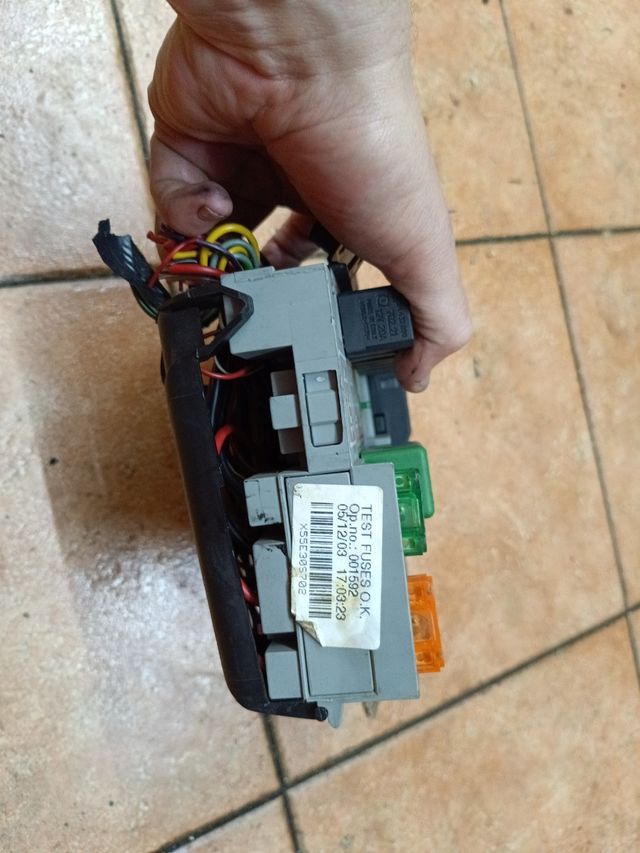 24412497 caja relés fusibles Astra G