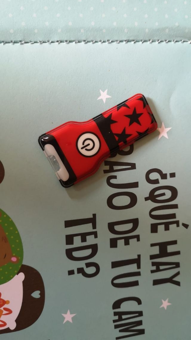 2 Libros con linterna