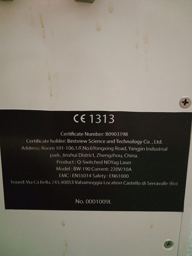 Macchina per la rimozione dei tatuaggi