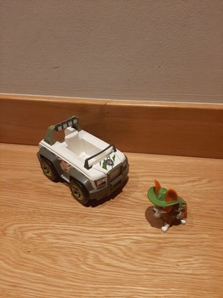 Coche tracker patrulla canina