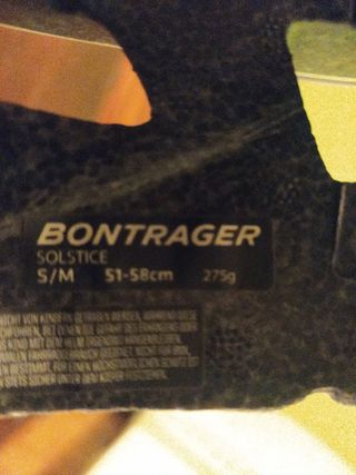 casco para bicicleta de montaña.