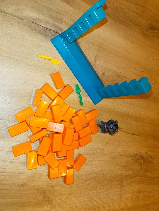 Juego de mesa "El muro loco"