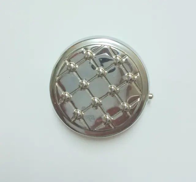 Caja pastillero metal plateado. NUEVO