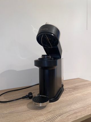 Cafetera Vertuo Next Nespresso