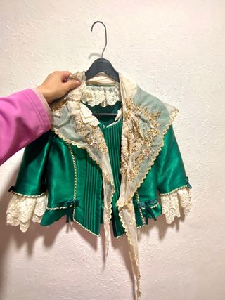 Traje de fallera para niña
