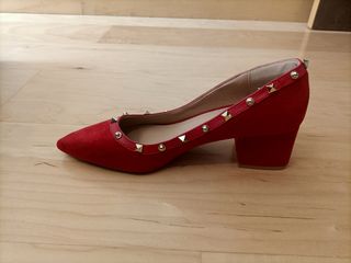 Zapatos rojos de tacón. Buonarotti