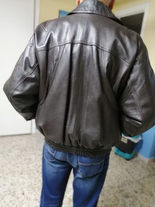 Cazadora negra
