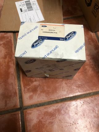 Cerradura puerta trasera Ford original