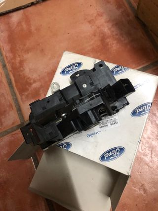 Cerradura puerta trasera Ford original