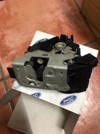 Cerradura puerta trasera Ford original