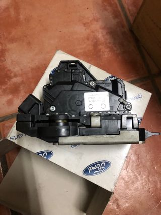 Cerradura puerta trasera Ford original