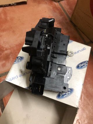 Cerradura puerta trasera Ford original