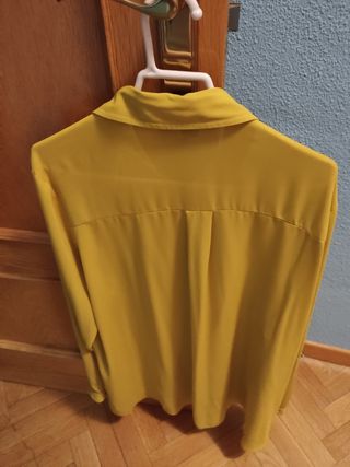 Camisa color mostaza