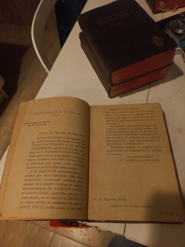 El nuevo testamento La Santa biblia ańo 1926