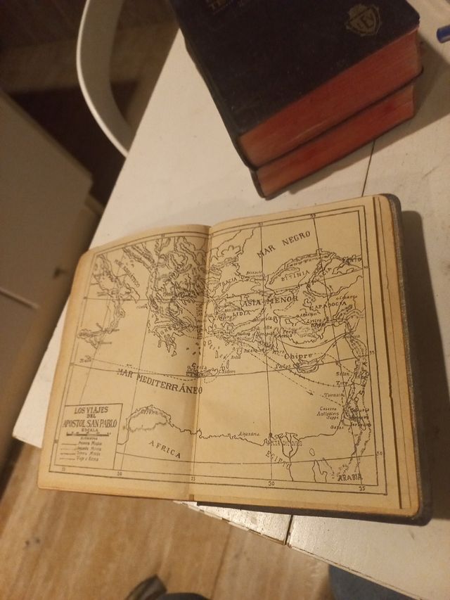 El nuevo testamento La Santa biblia ańo 1926