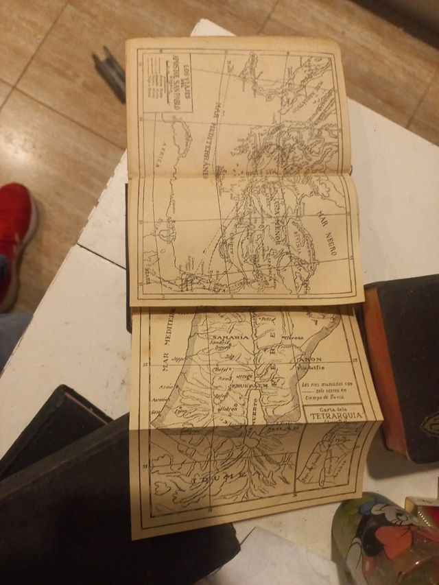 El nuevo testamento La Santa biblia ańo 1926