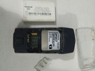 Nokia 8310 + 2 carcasas