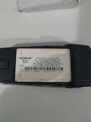 Nokia 8310 + 2 carcasas