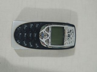 Nokia 8310 + 2 carcasas