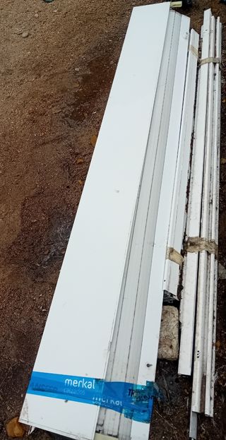 Ventana d aluminio con persiana