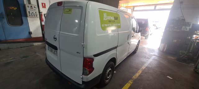 ALQUILER DE FURGONETAS PEQUEÑAS NISSAN NV200