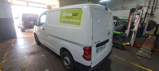 ALQUILER DE FURGONETAS PEQUEÑAS NISSAN NV200