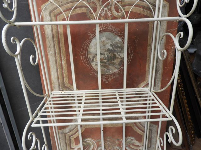 ESTANTERIA DE HIERRO CON TRES BALDAS PLEGABLES