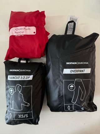 Set chubasqueros y pantalón impermeable