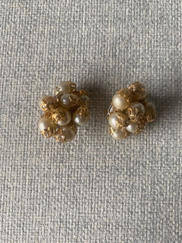 pendientes de pinza de perlas y dorado