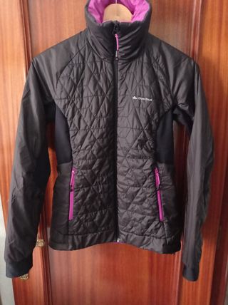 Chaqueta Quechua mujer. de segunda mano por 12 EUR en Santurtzi en WALLAPOP