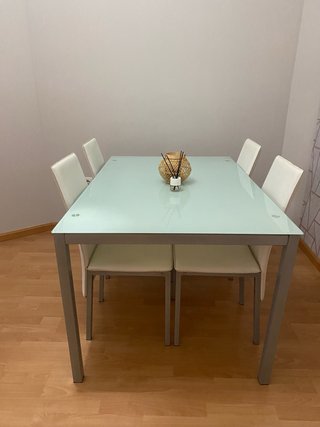 mesa y sillas comedor