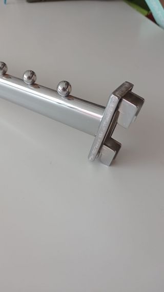 Mobiliario tienda de ropa y mercancía