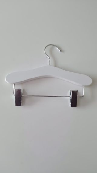 Mobiliario tienda de ropa y mercancía