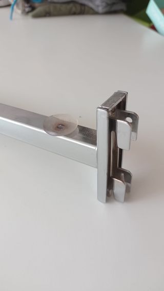 Mobiliario tienda de ropa y mercancía