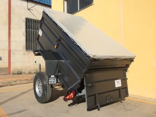 Remolque 4x4 basculante hidráulico