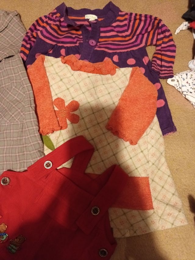 Lote de ropa de bebé talla 6 meses