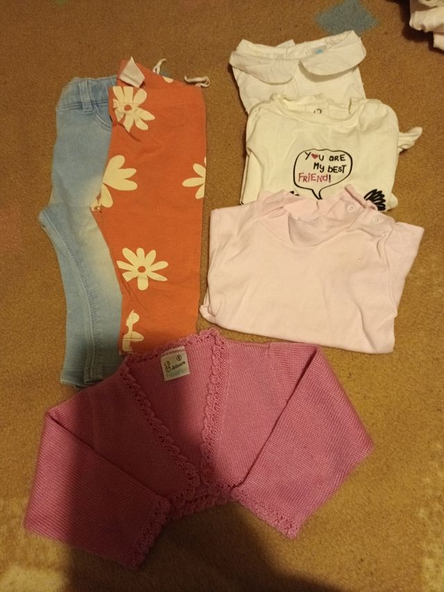 Lote de ropa de bebé talla 6 meses