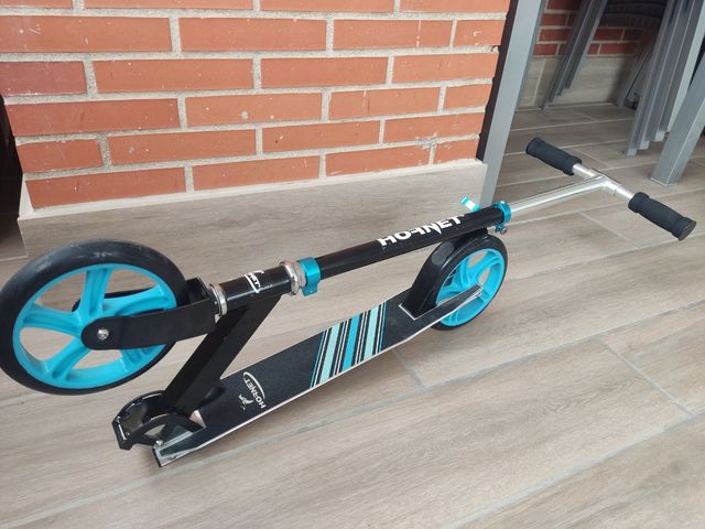 Patinete aluminio marca Hornet como nuevo